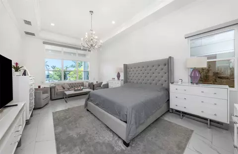 Bedroom - 1016 Signet Dr, Apollo Beach, FL 33572 photo 1 of 7