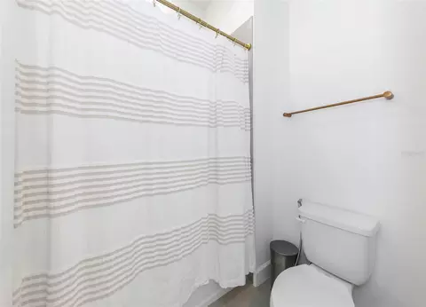 Bath - 1016 Signet Dr, Apollo Beach, FL 33572 photo 10 of 11