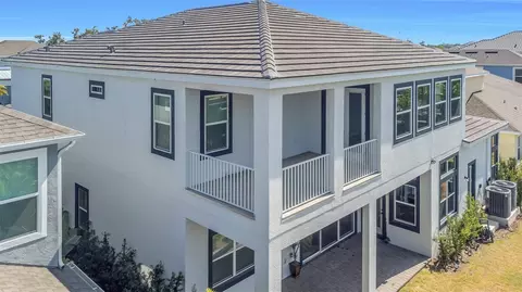 Exterior - 1016 Signet Dr, Apollo Beach, FL 33572 photo 5 of 14