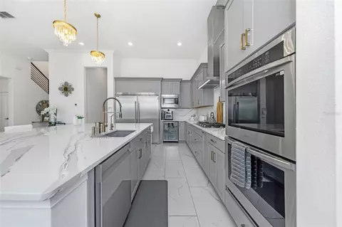 Kitchen - 1016 Signet Dr, Apollo Beach, FL 33572 photo 5 of 11