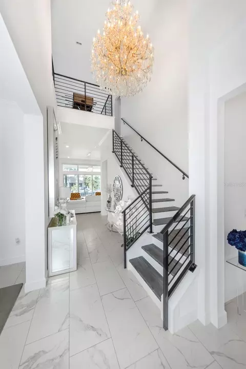 Entry Way - 1016 Signet Dr, Apollo Beach, FL 33572 photo 3 of 7
