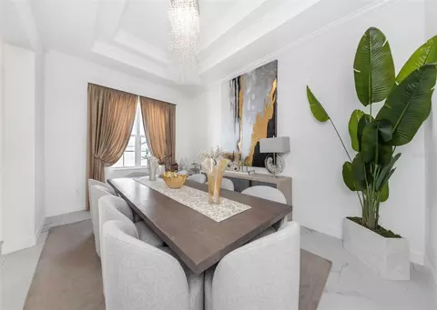 Dining - 1016 Signet Dr, Apollo Beach, FL 33572 photo 1 of 4