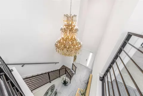 Entry Way - 1016 Signet Dr, Apollo Beach, FL 33572 photo 6 of 7