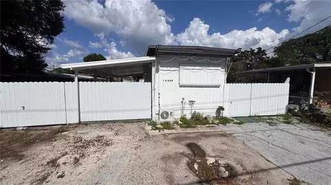 12909 Four Oaks Rd, Tampa, FL 33624