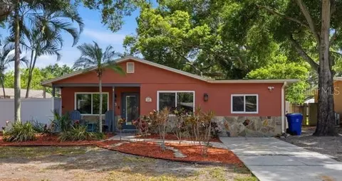961 Lexington Dr, Dunedin, FL 34698