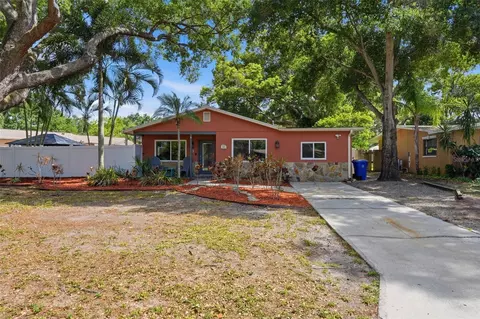 961 Lexington Dr, Dunedin, FL 34698