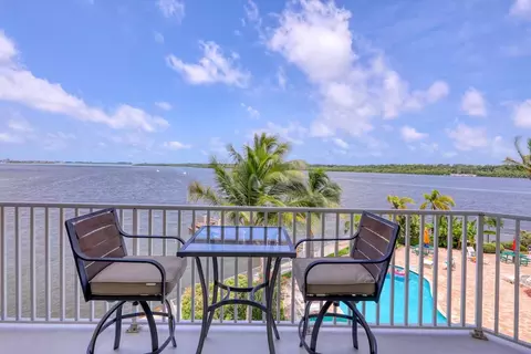 8800 Bay Pines Blvd #212, Saint Petersburg, FL 33709