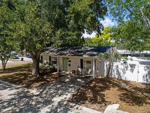6737 Laurel St N, Saint Petersburg, FL 33702