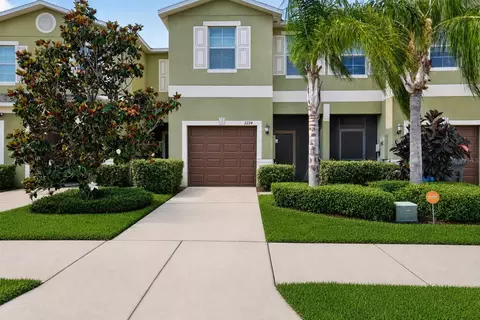 2224 Golden Falcon Dr, Ruskin, FL 33570