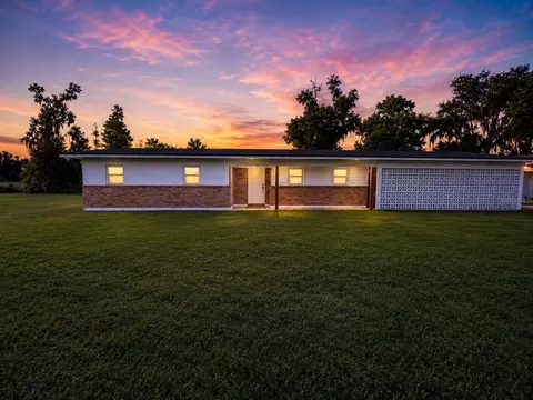 5201 S Farkas Rd, Plant City, FL 33567