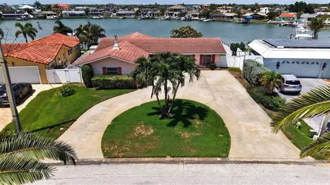 7957 10th Ave S, Saint Petersburg, FL 33707