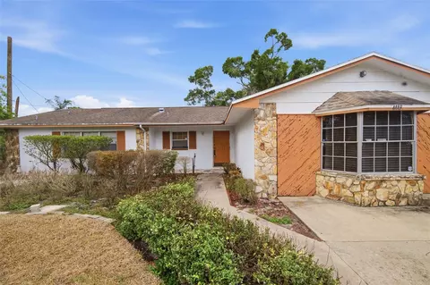 4449 Tarpon Dr, Tampa, FL 33617