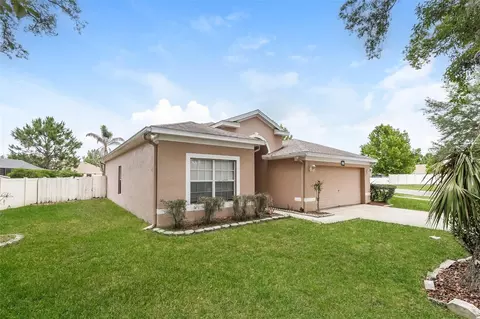 814 Coade Stone Dr, Seffner, FL 33584