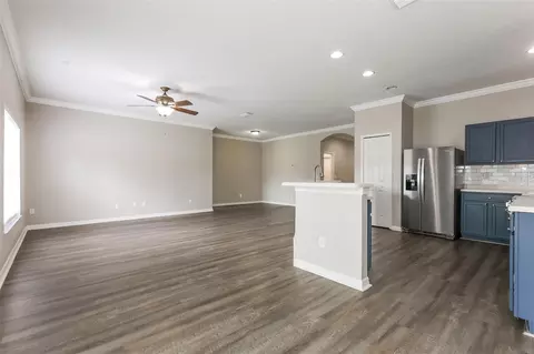 Living - 814 Coade Stone Dr, Seffner, FL 33584 photo 1 of 8