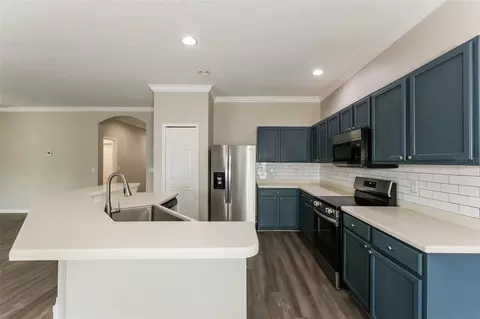Kitchen - 814 Coade Stone Dr, Seffner, FL 33584 photo 3 of 4