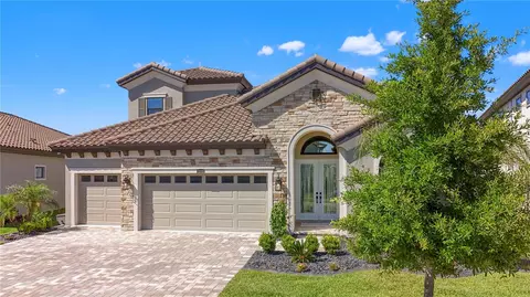 Exterior - 11008 Rustic Timber Loop, San Antonio, FL 33576 photo 5 of 13