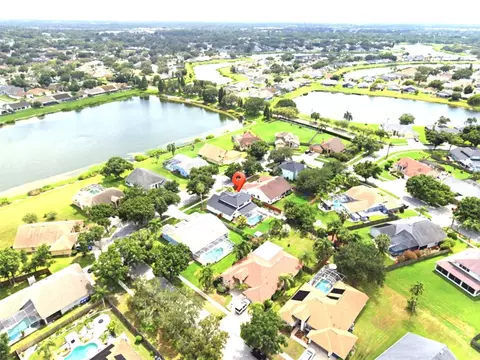 View/Area - 1610 Ledgestone Dr, Brandon, FL 33511 photo 8 of 19