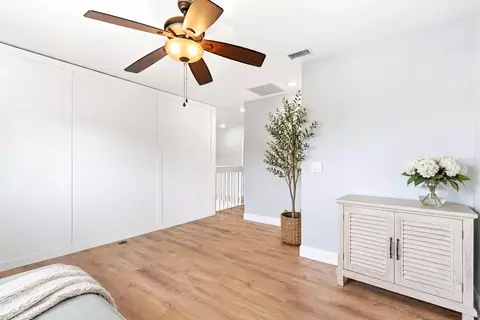 Entry Way - 1610 Ledgestone Dr, Brandon, FL 33511 photo 5 of 5