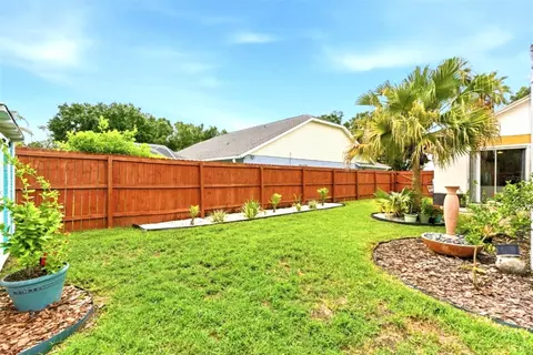 Exterior - 1610 Ledgestone Dr, Brandon, FL 33511 photo 13 of 28
