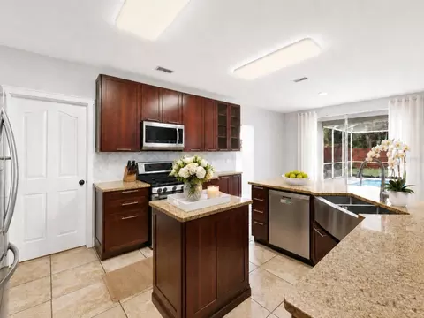 Kitchen - 1610 Ledgestone Dr, Brandon, FL 33511 photo 3 of 4