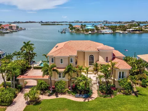6224 Pasadena Point Blvd, Gulfport, FL 33707