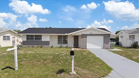 7523 Briarwood Dr, Port Richey, FL 34668