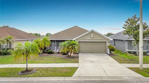 10821 Standing Stone Dr, Wimauma, FL 33598