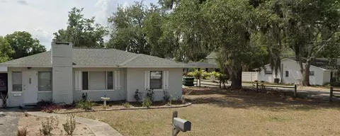 111 S Rhodes St, Mount Dora, FL 32757