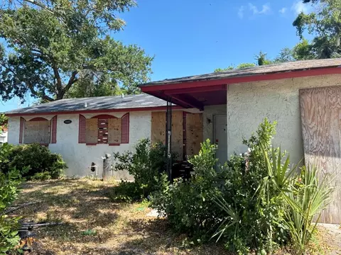 1580 Oak Village Dr, Largo, FL 33778
