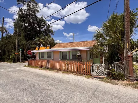 101 95th Ave, Treasure Island, FL 33706