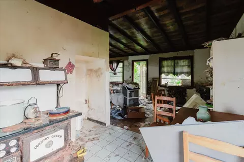 Entry Way - 5323 Circle Dr, Weeki Wachee, FL 34607 photo 3 of 5