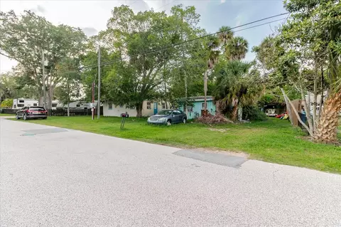 Exterior - 5323 Circle Dr, Weeki Wachee, FL 34607 photo 10 of 35