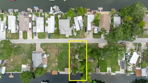 View/Area - 5323 Circle Dr, Weeki Wachee, FL 34607 photo 9 of 30