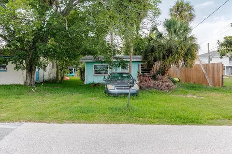 Exterior - 5323 Circle Dr, Weeki Wachee, FL 34607 photo 6 of 35
