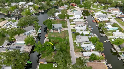 View/Area - 5323 Circle Dr, Weeki Wachee, FL 34607 photo 25 of 30