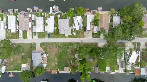 View/Area - 5323 Circle Dr, Weeki Wachee, FL 34607 photo 10 of 30