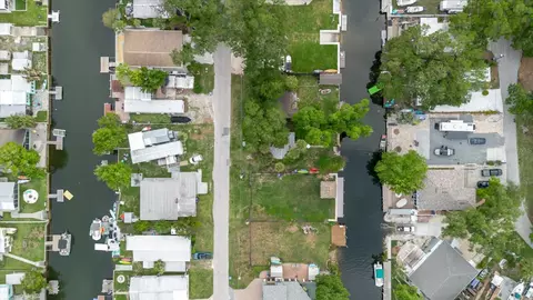 View/Area - 5323 Circle Dr, Weeki Wachee, FL 34607 photo 8 of 30