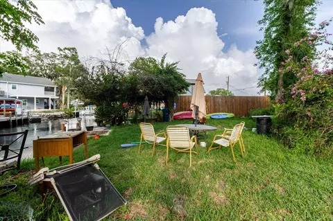 Exterior - 5323 Circle Dr, Weeki Wachee, FL 34607 photo 22 of 35