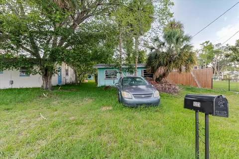 Exterior - 5323 Circle Dr, Weeki Wachee, FL 34607 photo 7 of 35