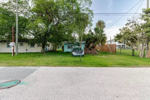 Exterior - 5323 Circle Dr, Weeki Wachee, FL 34607 photo 5 of 35