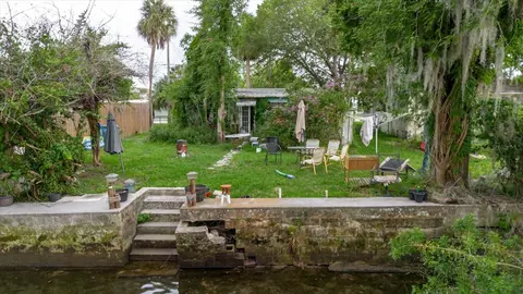 Exterior - 5323 Circle Dr, Weeki Wachee, FL 34607 photo 4 of 35