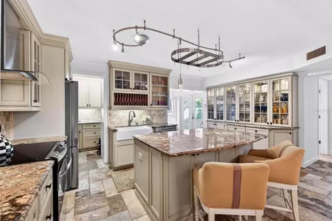 1065 Eden Isle Blvd NE #2, Saint Petersburg, FL 33704