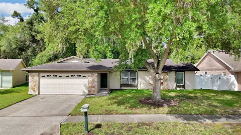706 Sweetbriar Dr, Oldsmar, FL 34677