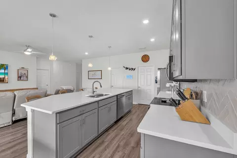Kitchen - 6543 166th Pl E, Parrish, FL 34219 photo 3 of 4