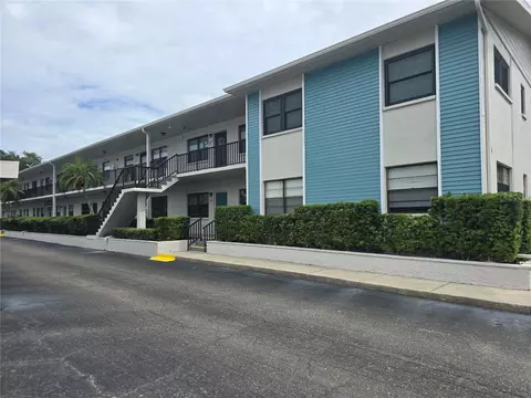 5967 Terrace Park Dr N #103, Saint Petersburg, FL 33709