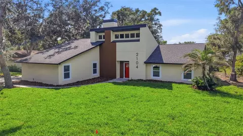 2104 Doefield Ct, Valrico, FL 33596