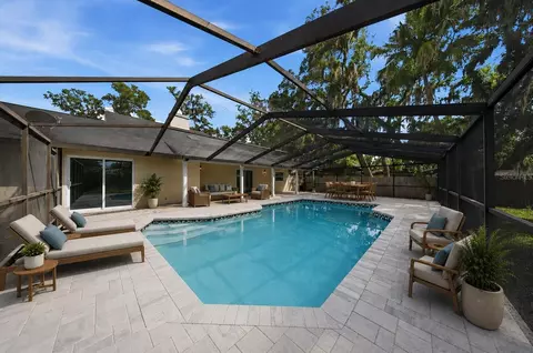 Exterior - 2104 Doefield Ct, Valrico, FL 33596 photo 5 of 8
