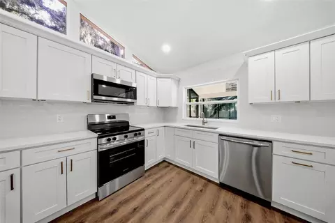 Kitchen - 2104 Doefield Ct, Valrico, FL 33596 photo 2 of 4