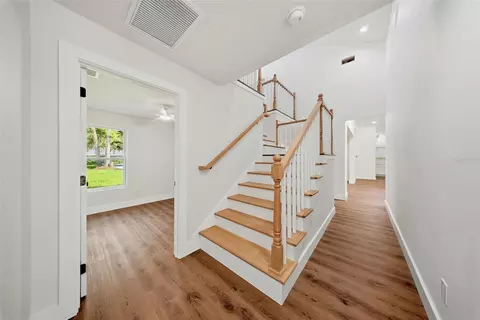 Entry Way - 2104 Doefield Ct, Valrico, FL 33596 photo 4 of 5