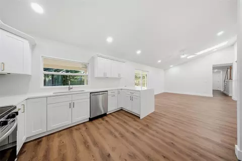 Kitchen - 2104 Doefield Ct, Valrico, FL 33596 photo 4 of 4